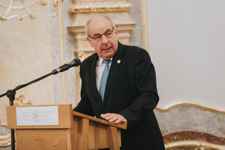Az Aranybulla, mint a magyar alkotmányosság alapköve Az Aranybulla, mint a magyar alkotmányosság alapköve