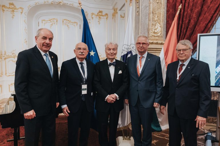 Az Aranybulla, mint a magyar alkotmányosság alapköve Az Aranybulla, mint a magyar alkotmányosság alapköve